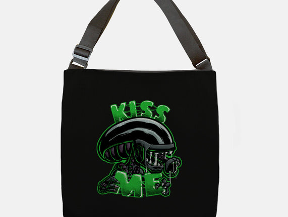 Alien Kiss Me