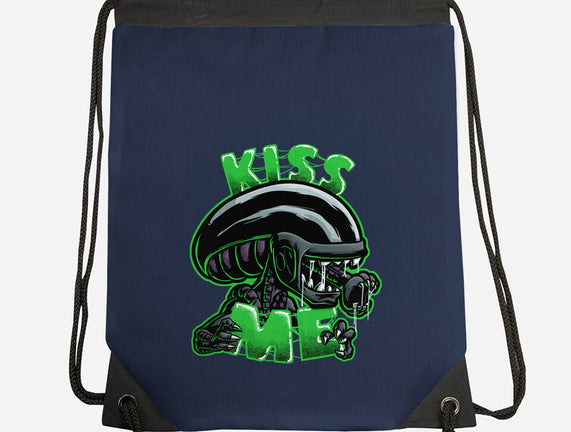 Alien Kiss Me