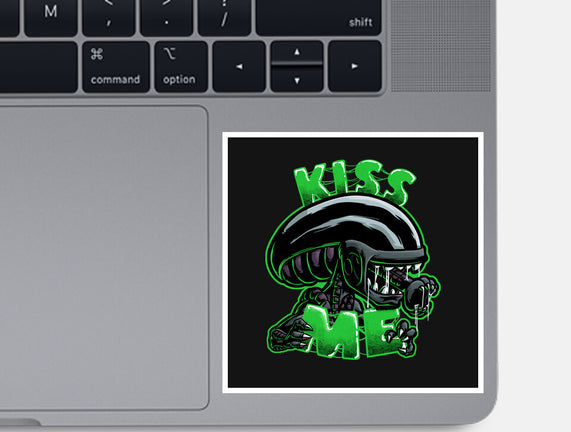 Alien Kiss Me