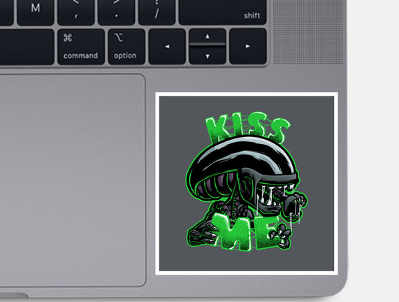 Alien Kiss Me