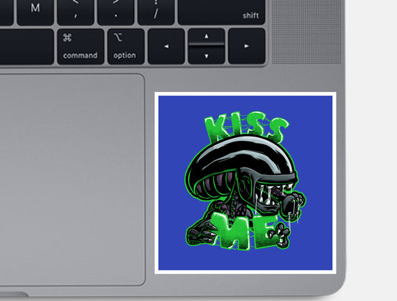Alien Kiss Me