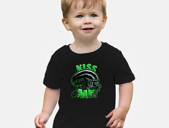 Alien Kiss Me