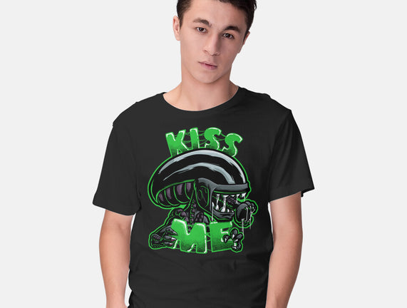 Alien Kiss Me