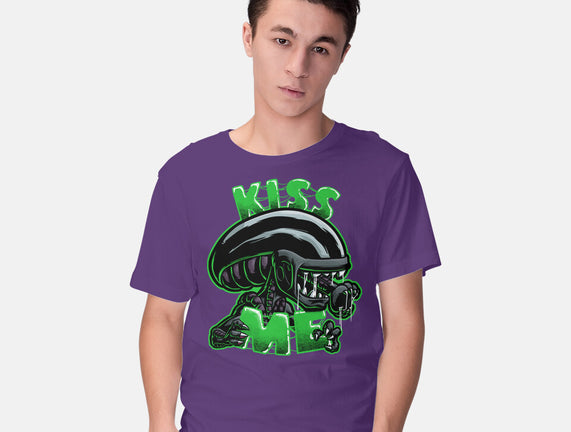 Alien Kiss Me