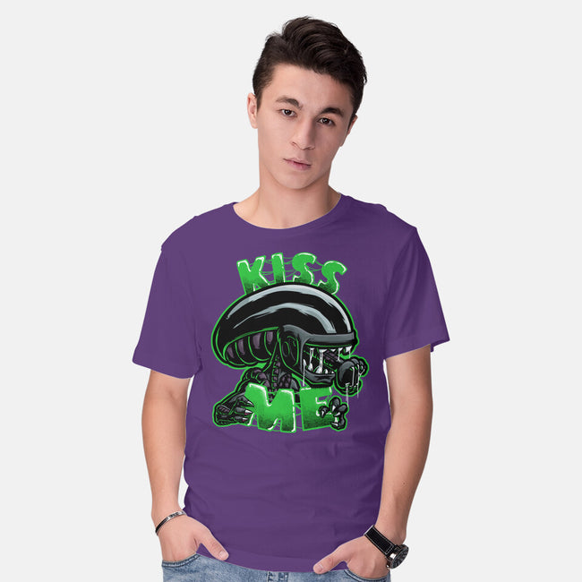 Alien Kiss Me-mens basic tee-Studio Mootant
