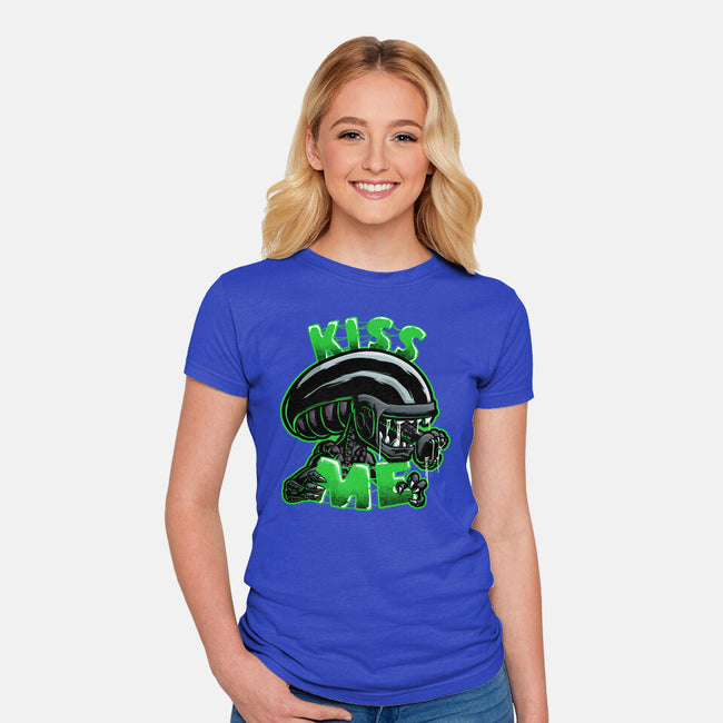 Alien Kiss Me-womens fitted tee-Studio Mootant