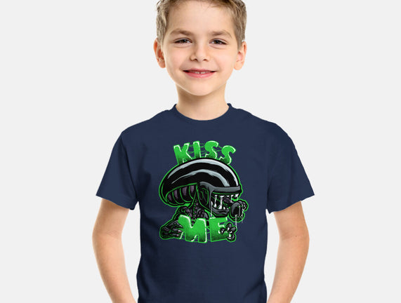 Alien Kiss Me