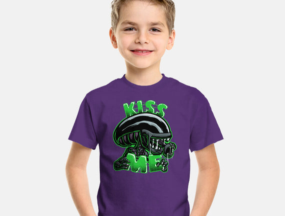 Alien Kiss Me