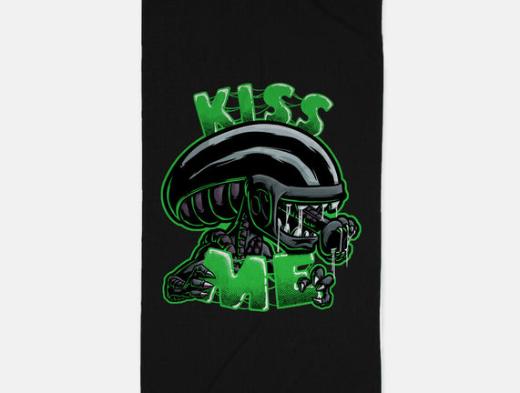 Alien Kiss Me