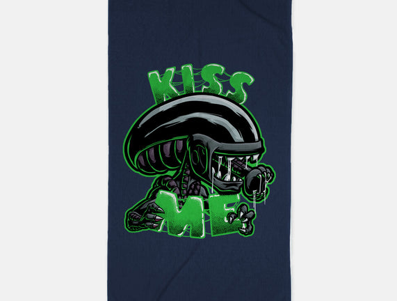 Alien Kiss Me