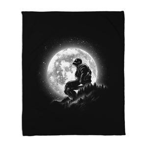 A Moonlight Giant