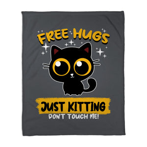 Free Hugs Just Kitting